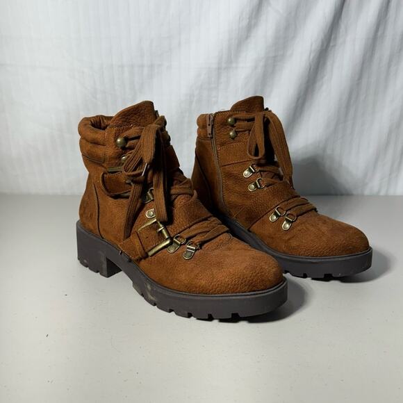 White Mountain Moto Style Faux Suede Boots Women’s Size 10 Side Zip Buckles - Picture 1 of 7